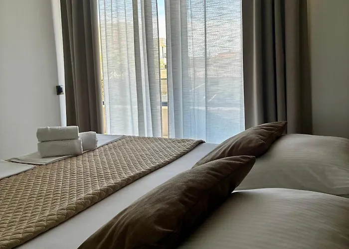 5 Макарська