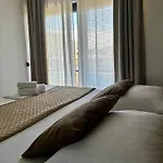 5 Makarska